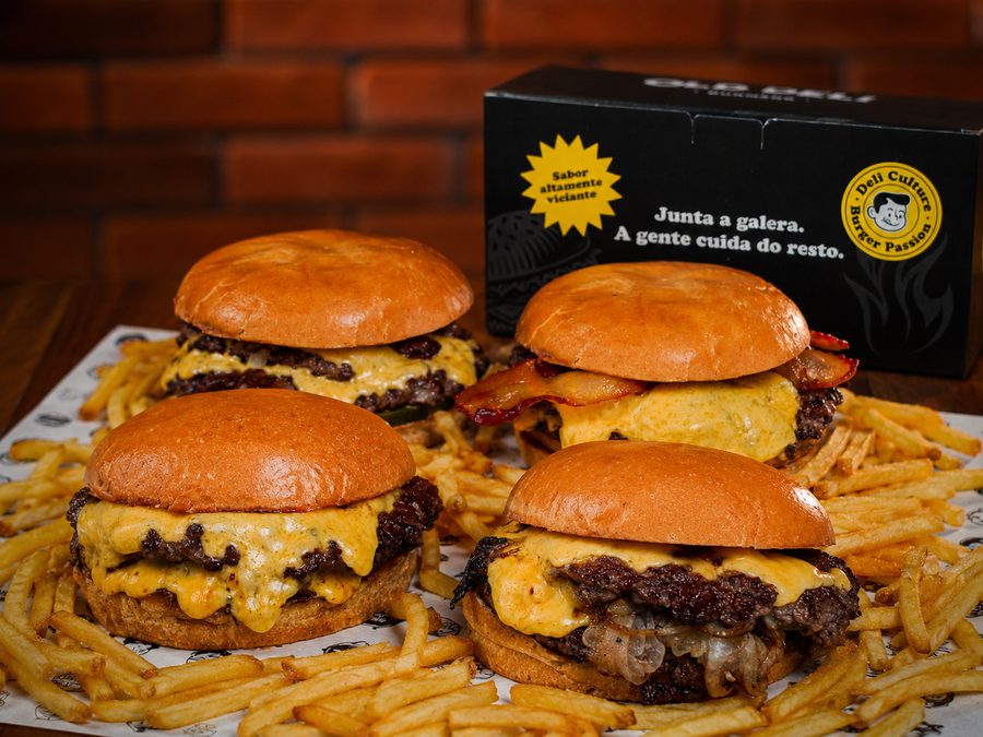 Deli Box — combo de burgers com batata da Old Deli